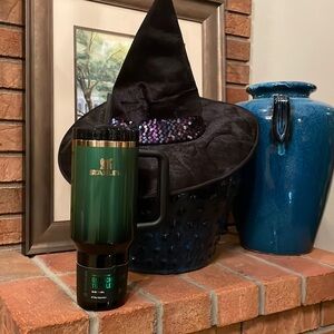 💚 🖤 BNWT Elphaba Stanley 40 oz tumbler 🖤💚